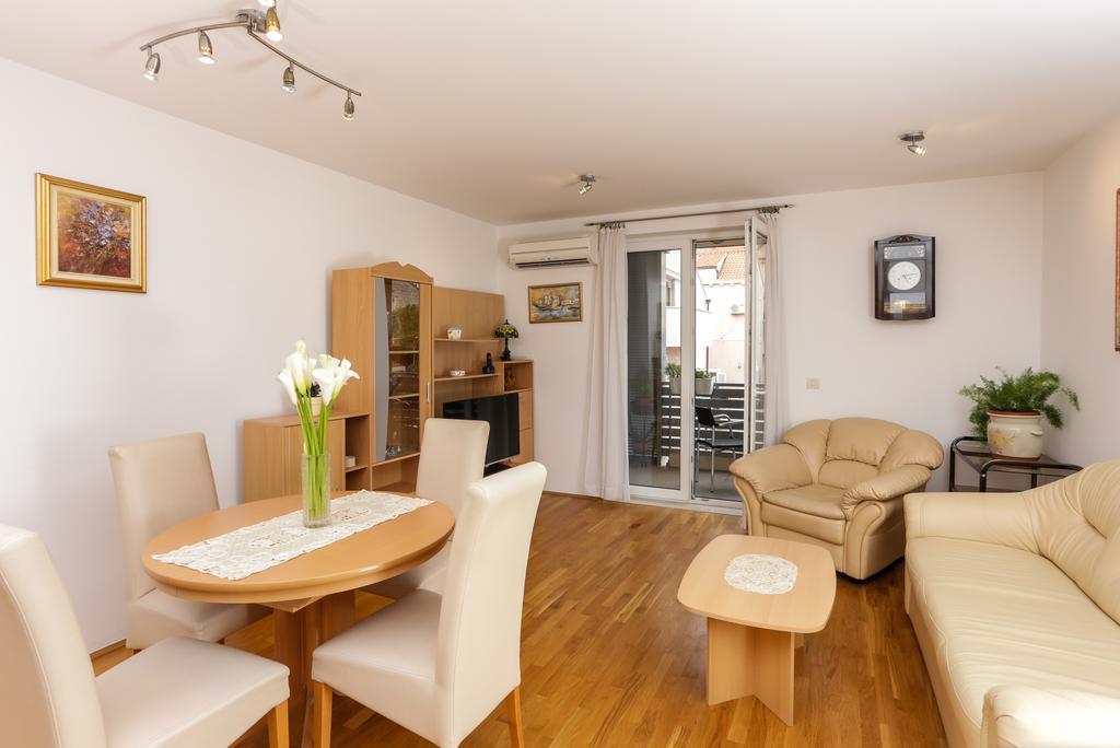 Apartment Larissa Дубровник Екстериор снимка
